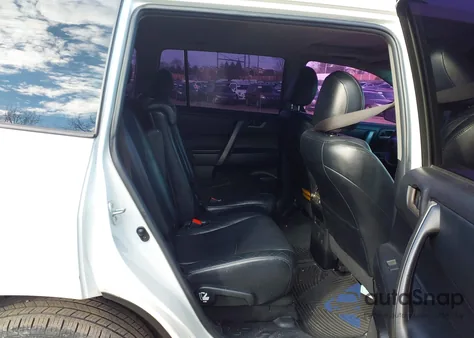 2010 Toyota Highlander Se V6 из США, поврежденный, VIN 5TDJK3EH6AS035297